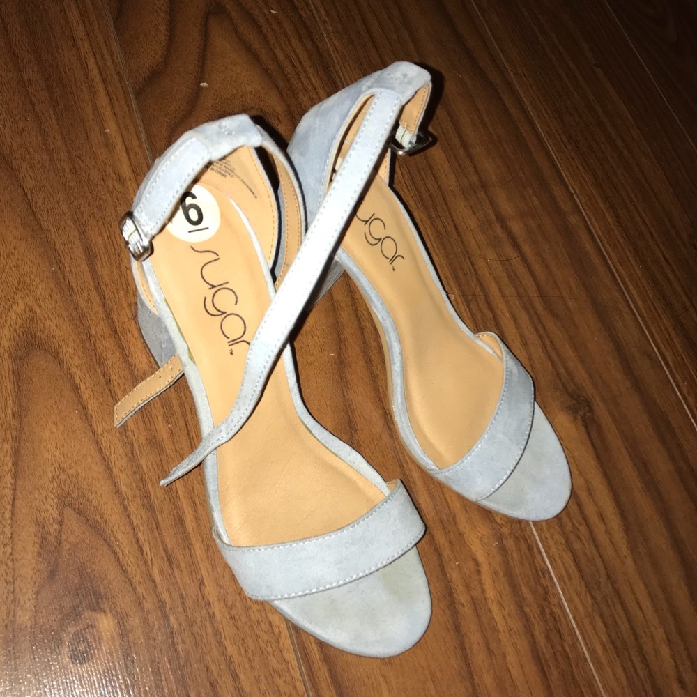 BABY BLUE CHUNKY HEEL